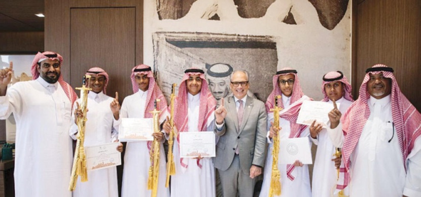 «بيت العرضة» في بوابة الدرعية .. مبادرة تعزز الفنون التراثية لدى النشء