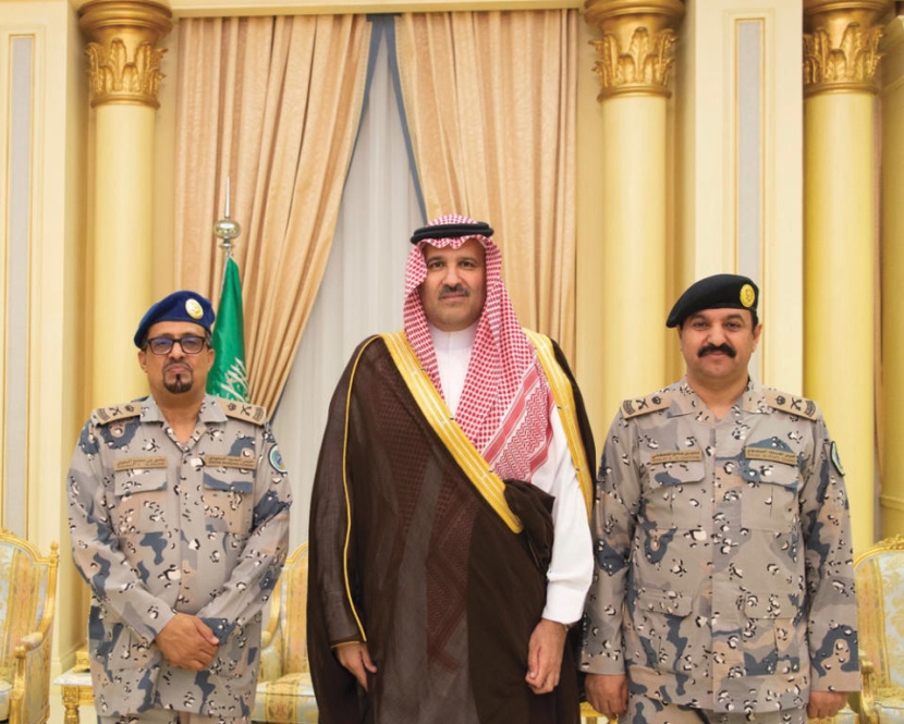 أمير المدينة المنورة يقلد مساعد قائد حرس الحدود رتبته الجديدة