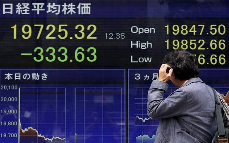 نيكي يرتفع وسط تفاؤل حذر بدعم مكاسب البورصات العالمية