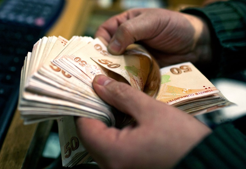 "فيتش" تبقي تصنيف تركيا الائتماني عند مستوى "BB-" 