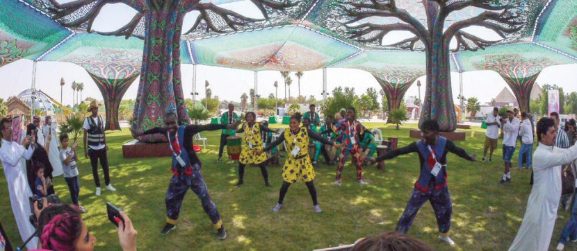 الطيور النادرة تجذب زوار «الحديقة الزجاجية» 
في «رياض سفاري»