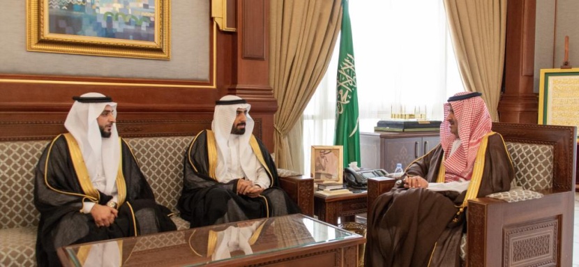 أمير المدينة المنورة يؤكد أهمية تعزيز البرامج الإسكانية