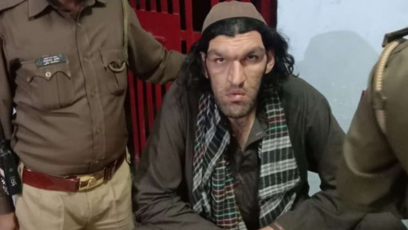 فنادق ترفض استضافة أفغاني بسبب طوله الفارع