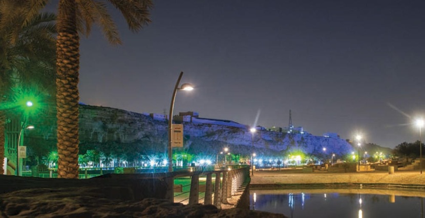 بالعروض المائية والنارية .. وادي نمار يحتفي بالزوار