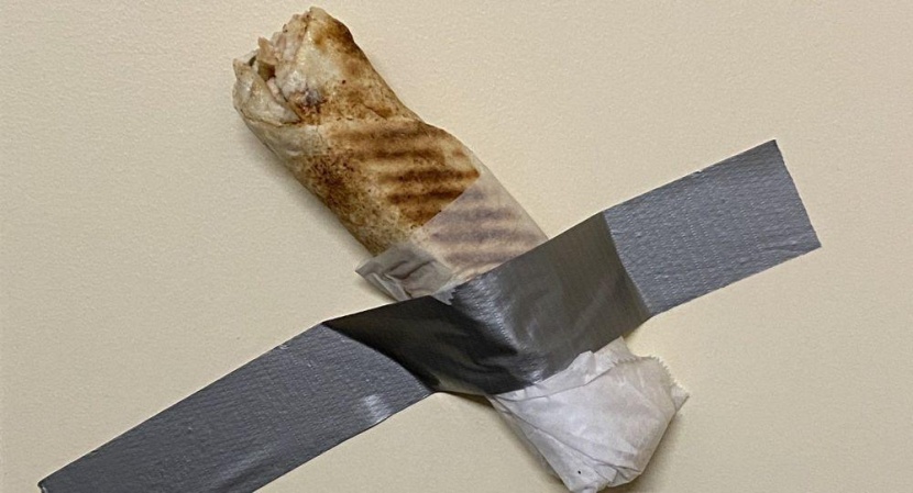 "شاورما على الحائط" .. الرد العربي على موزة كاتيلان