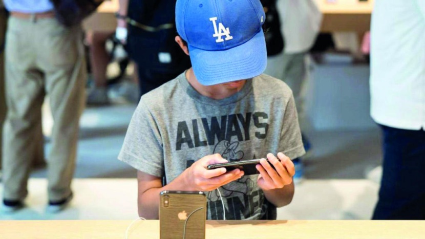 ثغرة في نظام "أبل" تستهدف الأطفال .. والشركة تعد بحل