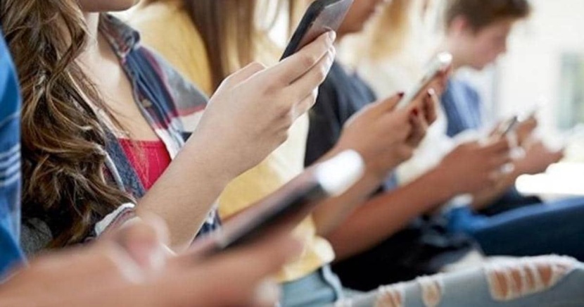 دراسة: استخدام المراهقين وسائل التواصل مرتبط باضطرابات التغذية