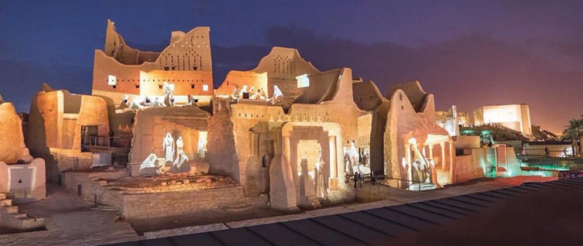 «الثقافة» تدشن معرض «من الداخل» عن العلاقة بين الإنسان والعمران