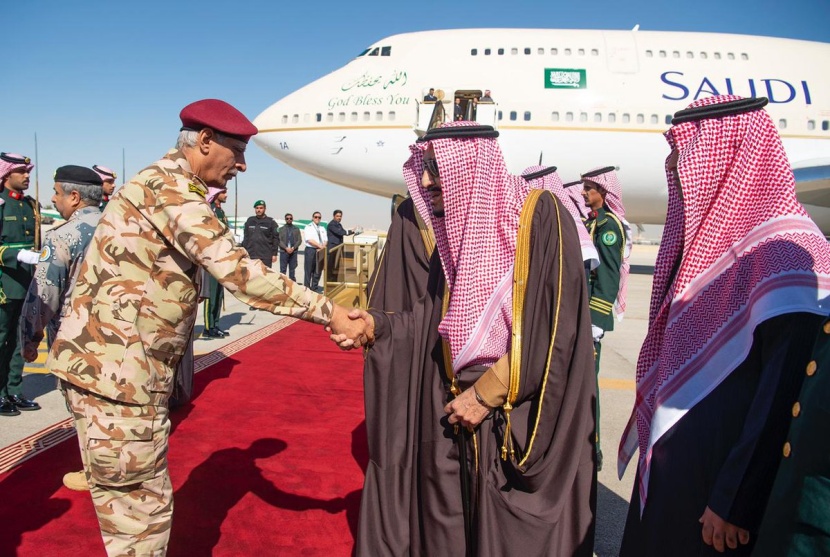 الملك سلمان يغادر إلى سلطنة عمان لتقديم العزاء في السلطان قابوس بن سعيد