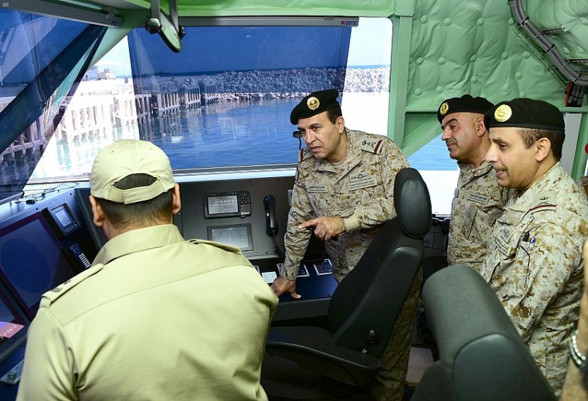 وزارة الدفاع تستقبل الدفعة الأولى من مشروع الزوارق الاعتراضية السريعة
