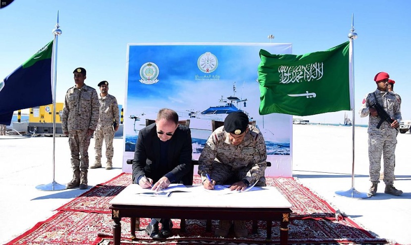 وزارة الدفاع تستقبل الدفعة الأولى من مشروع الزوارق الاعتراضية السريعة