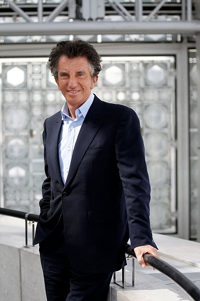 رئيس معهد العالم العربي في باريس يعلن تمديد معرض "العلا واحة العجائب في الجزيرة العربية"