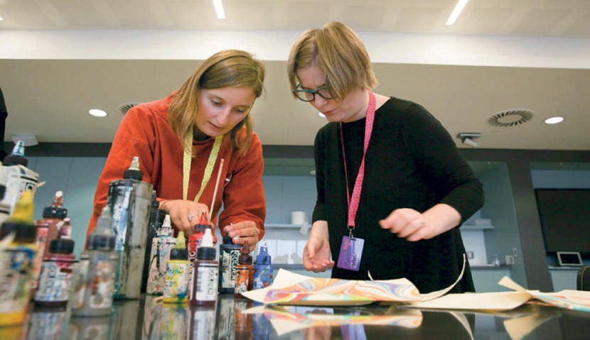 «إثراء» يعزز الفن والمعرفة عبر 500 ورشة عمل