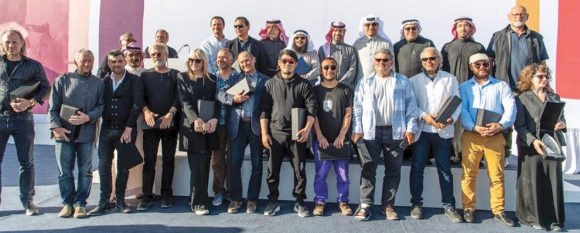 «الثقافة» تحتفي بالفنانين المشاركين في «سمبوزيوم طويق الدولي»