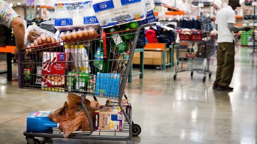 ارتفاع ثقة المستهلكين في أمريكا إلى أعلى مستوى لها منذ 19 عاما