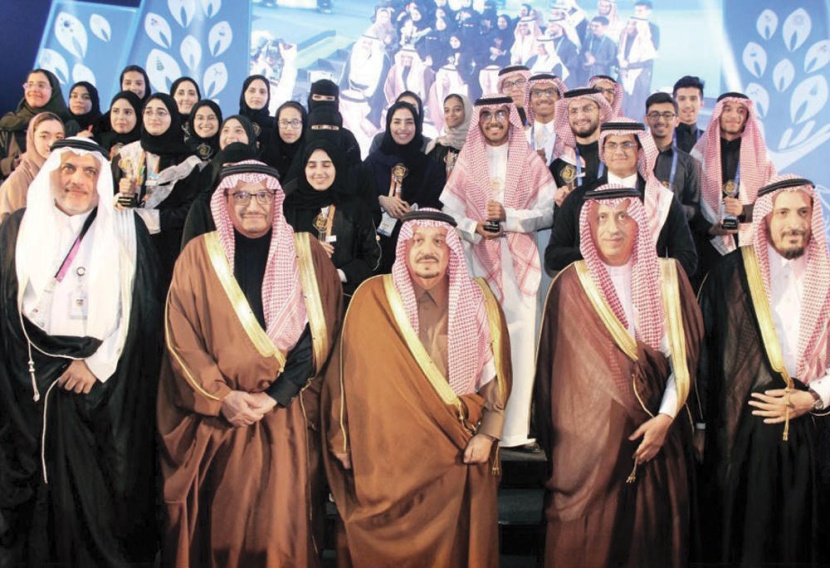 27 موهوبا وموهوبة يقطفون جوائز 
«إبداع 2020» .. وأمير الرياض يحتفي بالفائزين