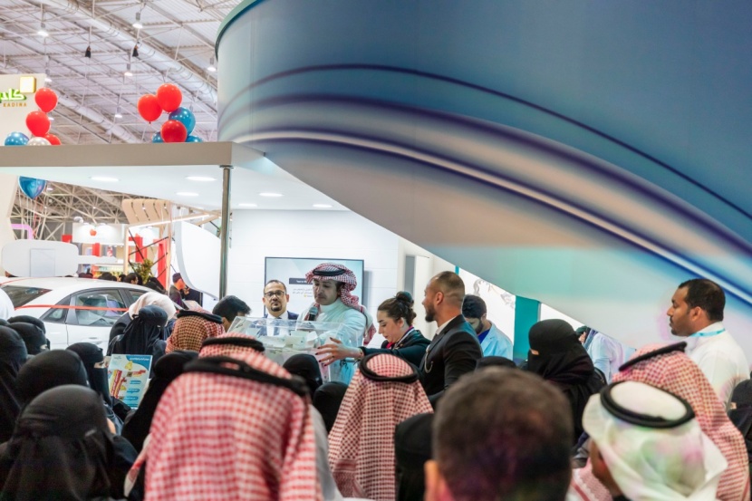 الأمير مشعل بن محمد بن سعود يفتتح "ملتقى الطب التجميلي" الرابع في الرياض 