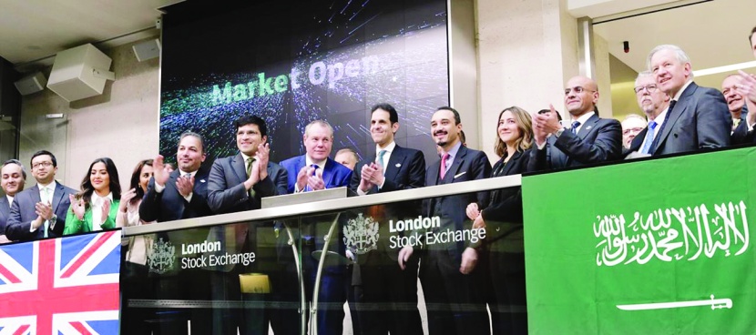 بنك الرياض يقرع جرس افتتاح بورصة لندن احتفالا بإدراج صكوك من المستوى الثاني بقيمة 1.5 مليار دولار 