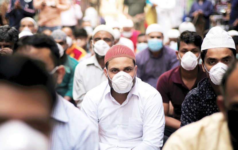 مصلون حذرون