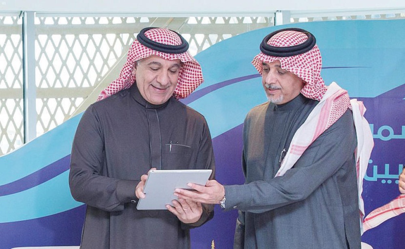 وزير الإعلام يدشن منصة للتسجيل المهني لدعم الإعلاميين
