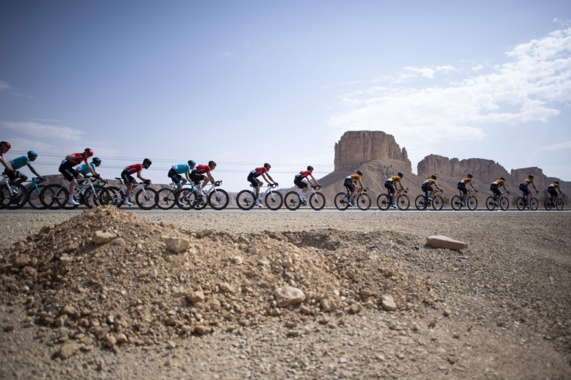 قصة مصورة : انطلاق سباق "طواف السعودية 2020"