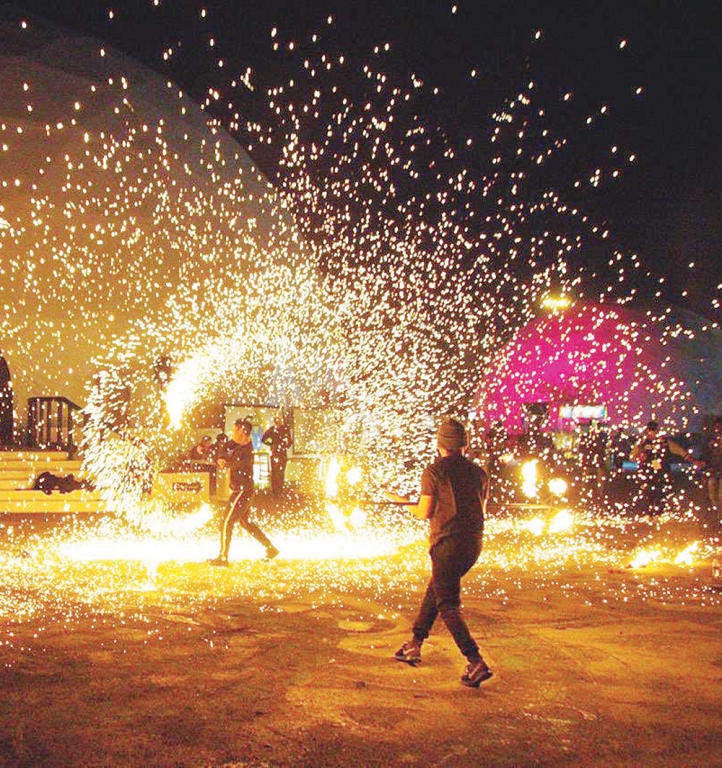 «ليالي الرياض» .. أجواء من السعادة يعيشها الزوار