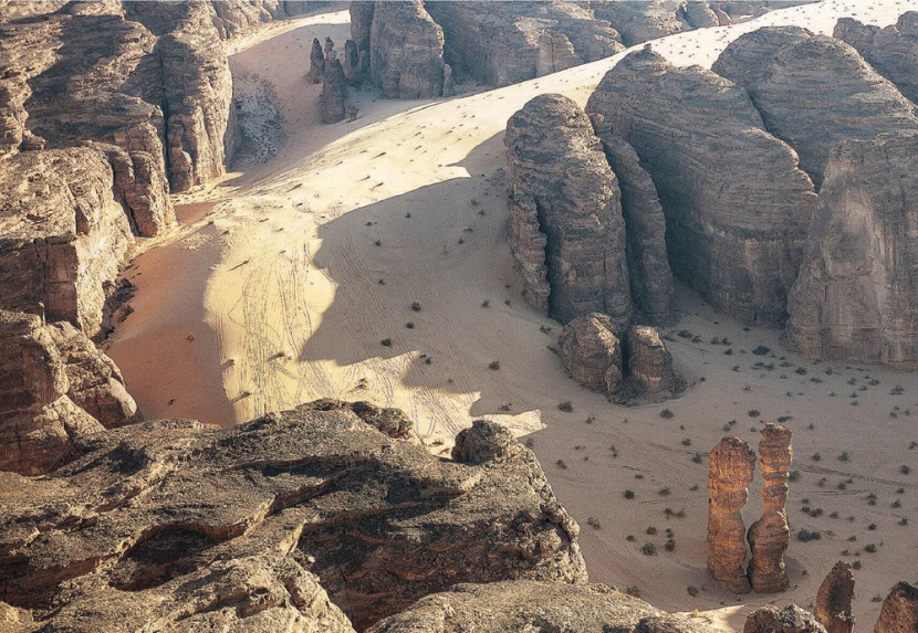 «طنطورة» تطلق فعاليات «إيكوتريل» للتعريف بمعالم 200 ألف عام