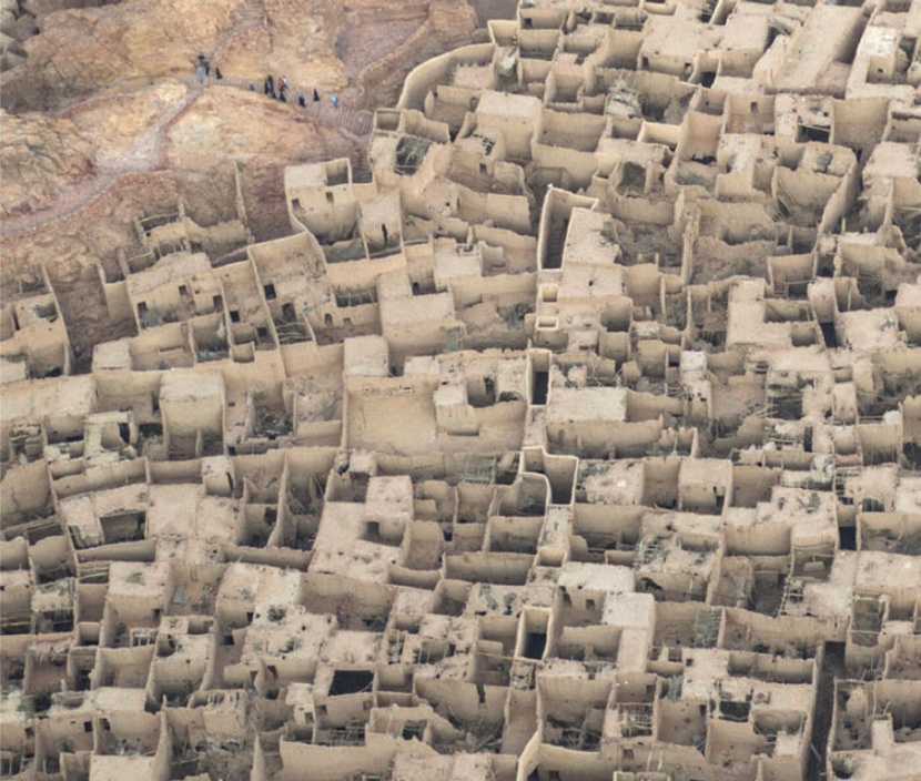 «طنطورة» تطلق فعاليات «إيكوتريل» للتعريف بمعالم 200 ألف عام