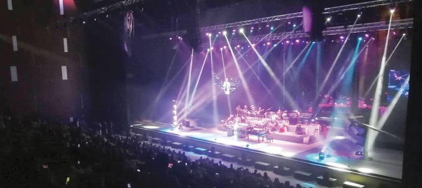 في حفل احتضنته الجبال .. الموسيقار العالمي ياني يجدد موعده مع زوار العلا بمقطوعات فريدة