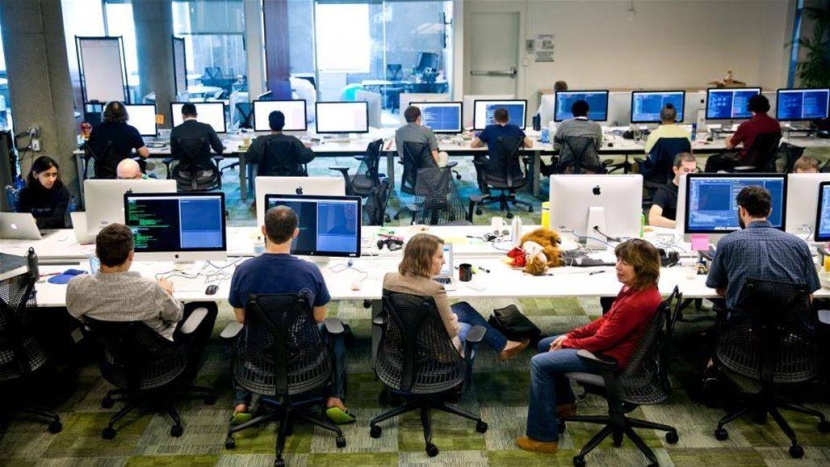 أستراليا تتهم «فيسبوك» بكشف بيانات المستخدمين