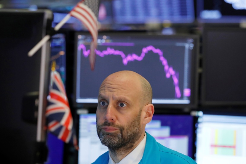 المؤشرات الرئيسية للأسهم الأمريكية تزيد خسائرها وتهبط أكثر من 3%