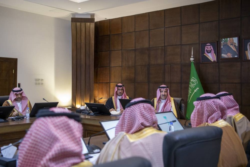 أمير المدينة المنورة يؤكد أهمية تطبيق الإجراءات الاحترازية لمواجهة «كورونا»
