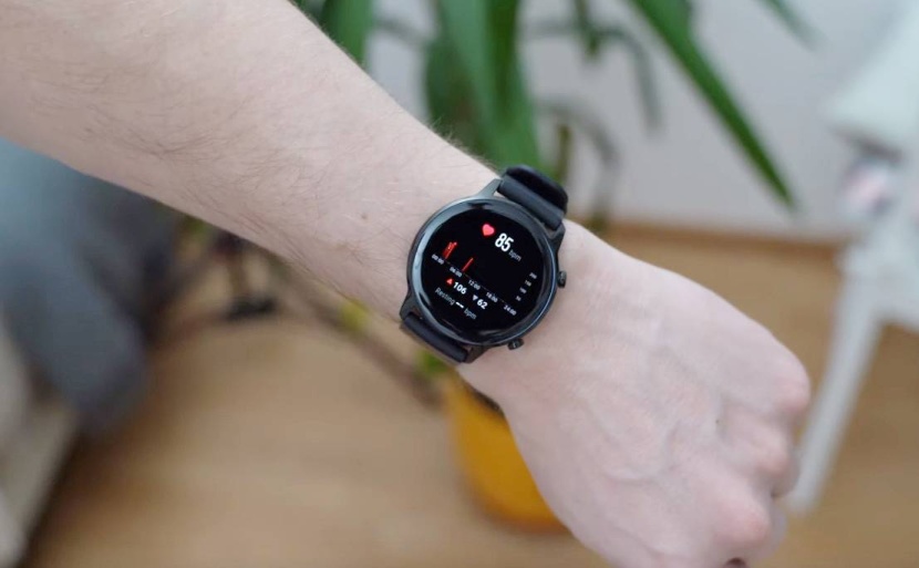 ساعة ذكية تعمل أسبوعين بشحنة واحدة