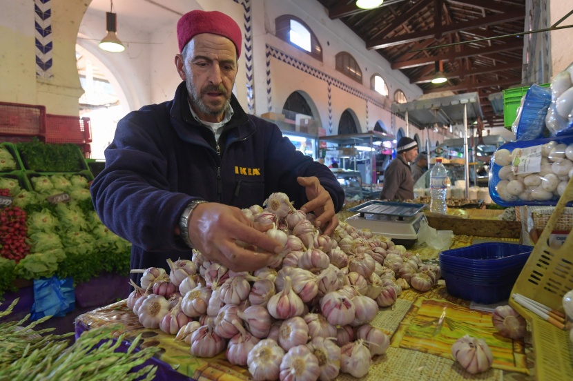في تونس.. نشاط محلات العطارة لمواجهة كورونا
