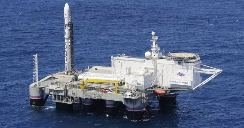 ميناء روسي يستقبل مطارا فضائيا عائما