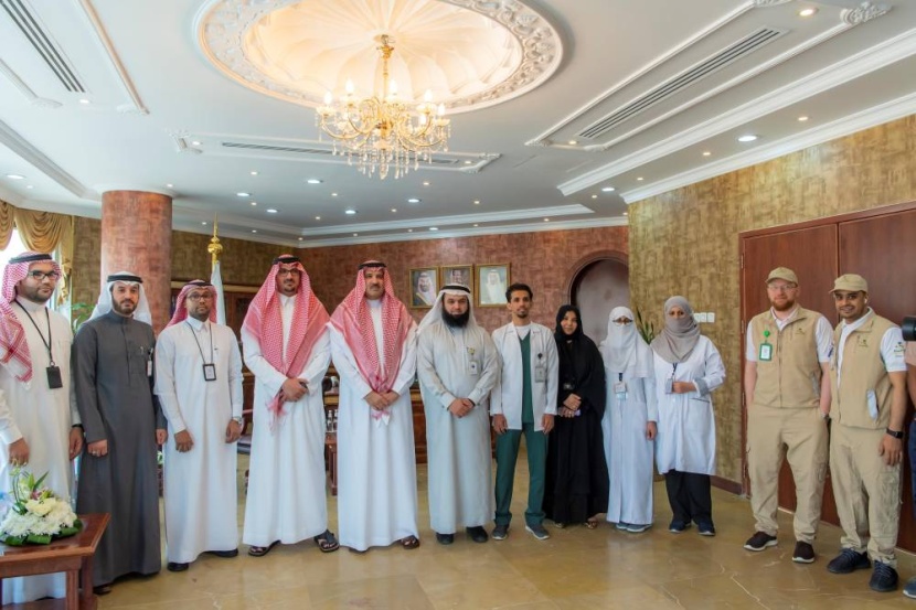 أمير المدينة المنورة يؤكد أهمية تطبيق معايير مكافحة العدوى بمهنية عالية