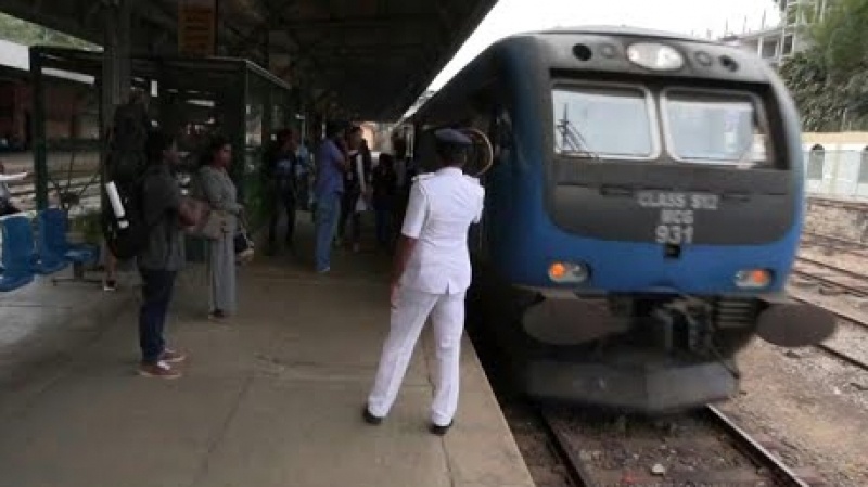 قطارات مجانية في سريلانكا لتفادي لمس أموال قد تكون ملوثة بكورونا