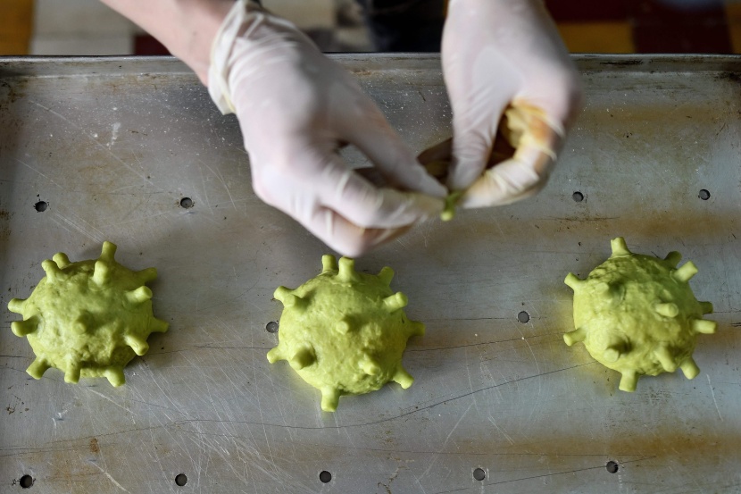 كورونا برجر.. ابتكار فيتنامي لتحسين المعنويات في مواجهة الوباء