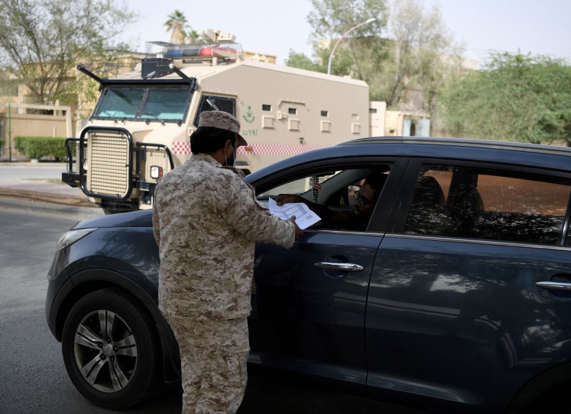 طرق العاصمة .. انتشار أمني لتطبيق أمر منع التجول