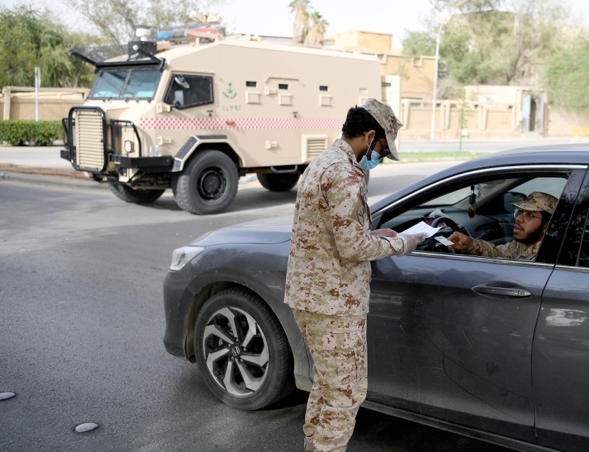 طرق العاصمة .. انتشار أمني لتطبيق أمر منع التجول