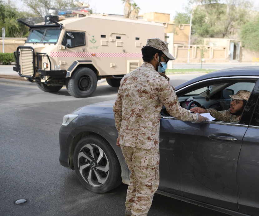 طرق العاصمة .. انتشار أمني لتطبيق أمر منع التجول
