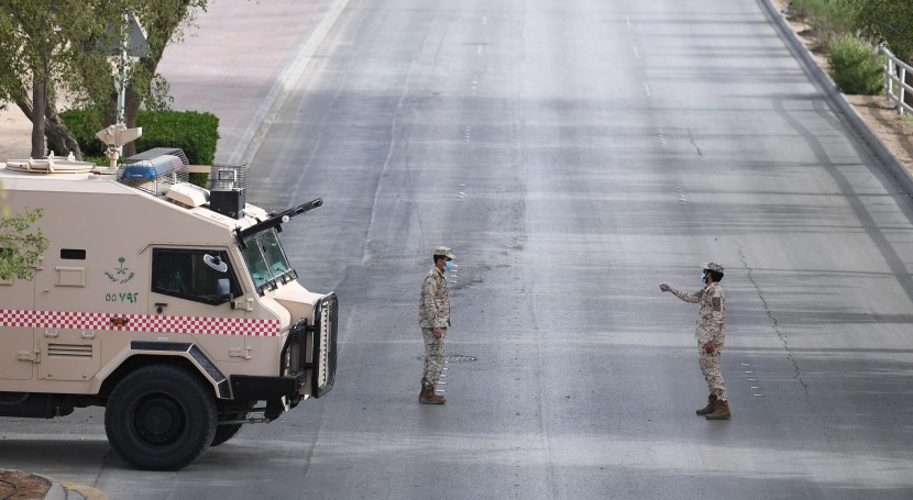 طرق العاصمة .. انتشار أمني لتطبيق أمر منع التجول