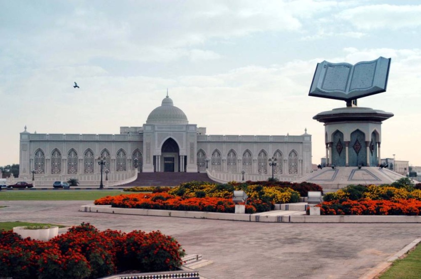 الشارقة تفتح مكتبتها الإلكترونية للعالم .. 6 ملايين مصدر معرفي مجانا