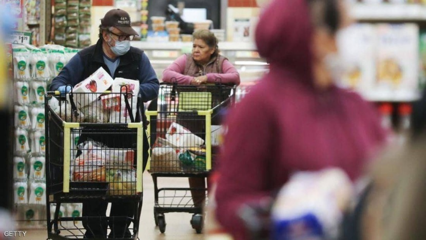 أمريكية تتلف مواد غذائية بـ 35 ألف دولار بـ «السعال» عمدا