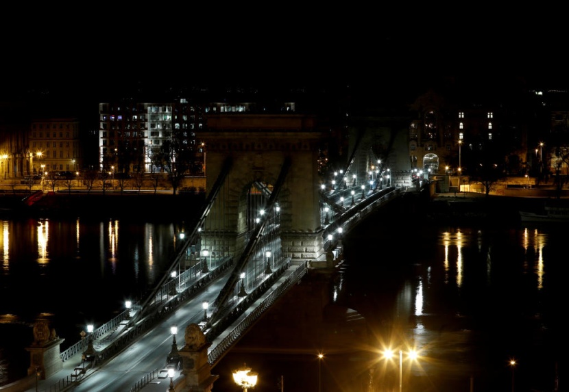 العالم يحتفل بـ "ساعة الأرض" متحديا "كورونا"