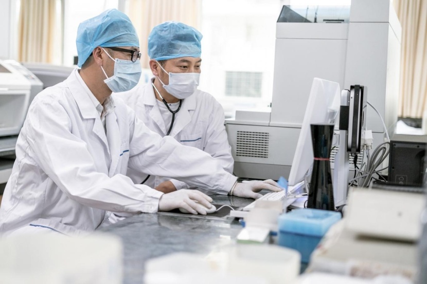 علماء صينيون يكشفون مدة بقاء فيروس كورونا نشطا ودرجة الحرارة التي ينتعش فيها