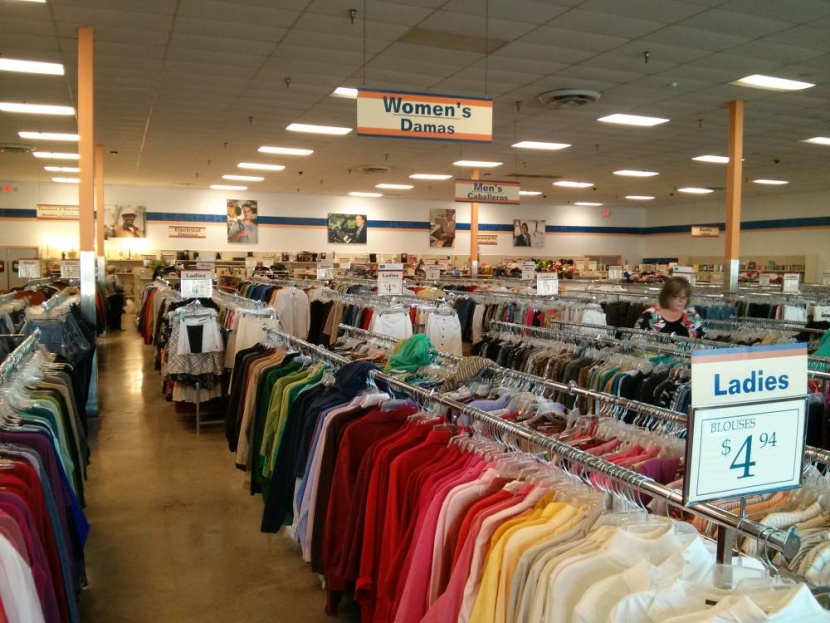 "جوجل" تطلق تطبيقا يغني عن قياس الملابس في المحال