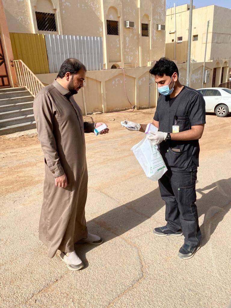 «دواؤك يوصلك» .. مبادرة للتسهيل على المرضى وإبقائهم في منازلهم