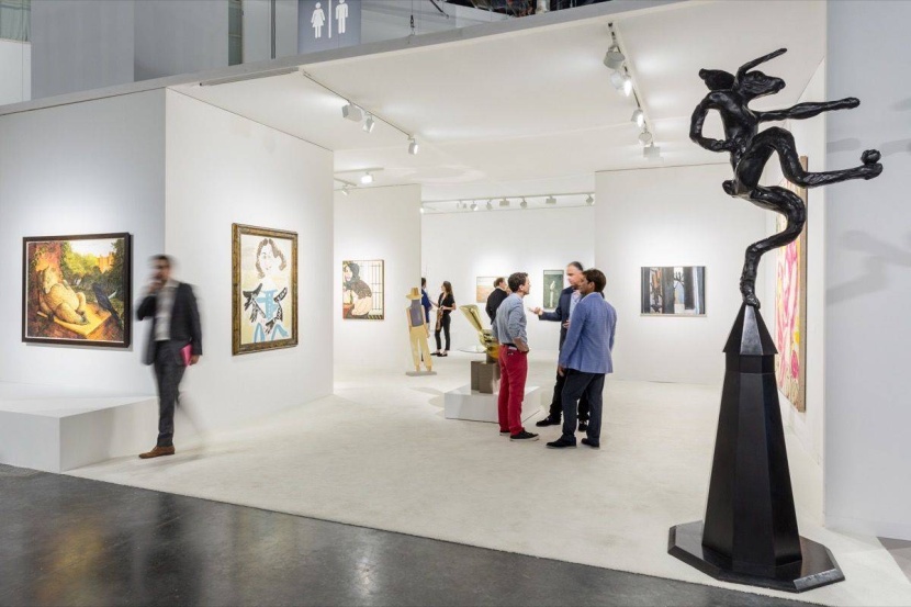 معرض فني افتراضي يحقق مبيعات بـ 270 مليون دولار