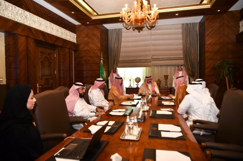 الأمير مشعل بن ماجد يجتمع مع مدير عام صندوق تنمية الموارد البشرية